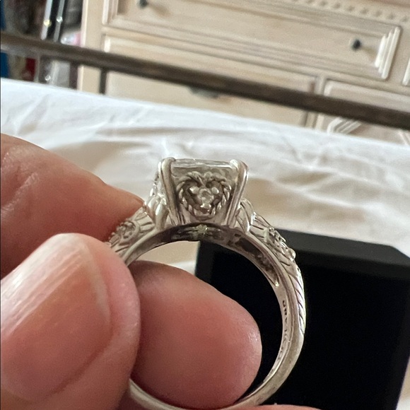 Judith Ripka ring size 9 - Picture 6 of 8